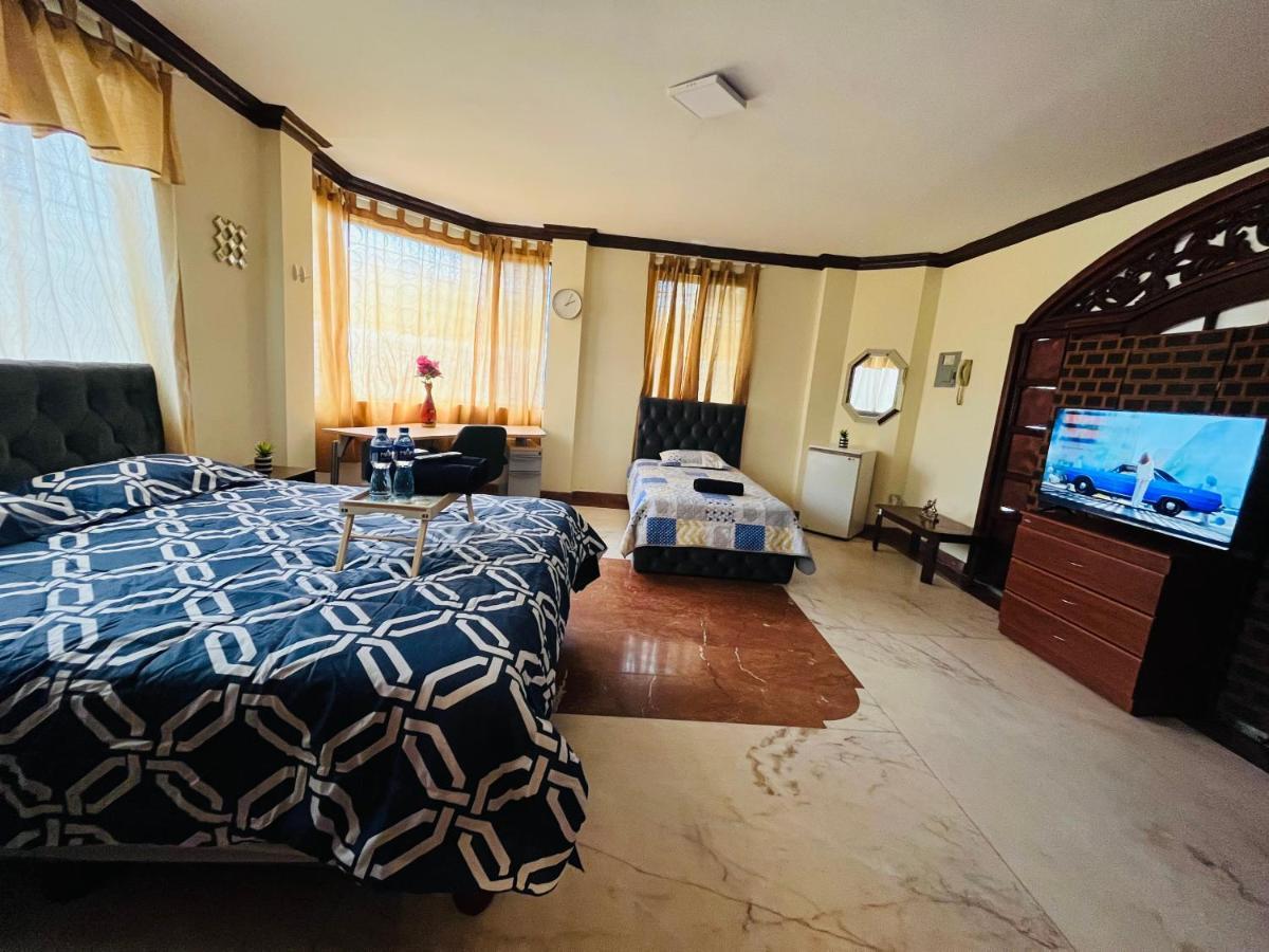 Mega Suite Junto Al San Marino Shopping Гуаякуил Екстериор снимка